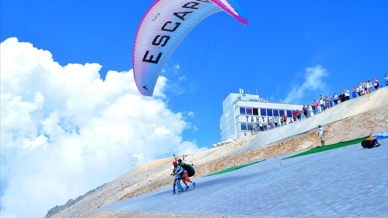 Kemer : 2365 Metre Tahtalı Dağından Yamaç Paraşütü