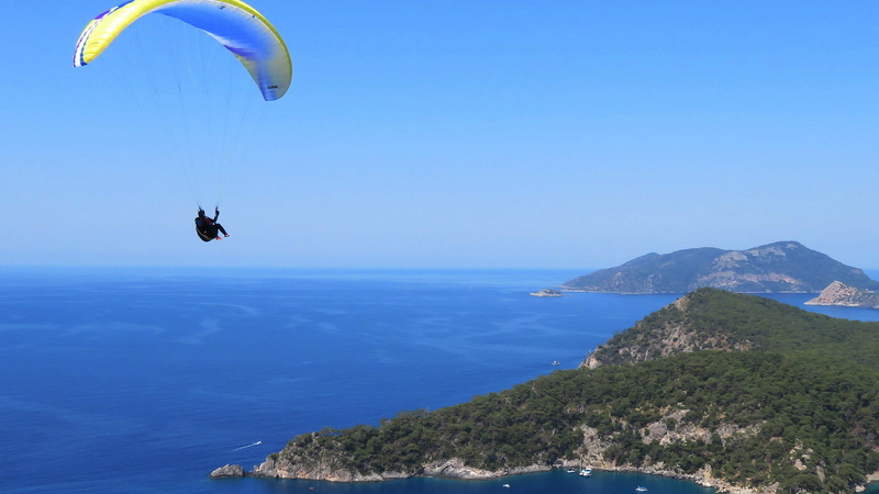 Kemer : 2365 Metre Tahtalı Dağından Yamaç Paraşütü