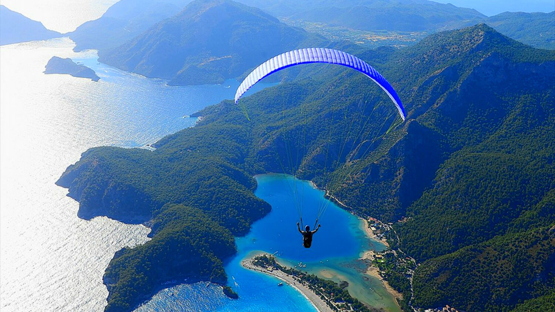 Kemer : 2365 Metre Tahtalı Dağından Yamaç Paraşütü