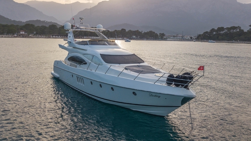 Özel Yat : Azimut 68 | 22 Metre | Morning Tour