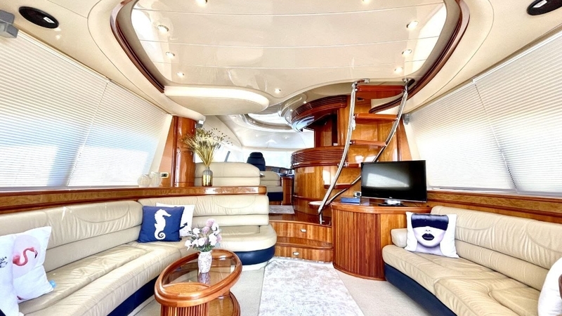 Özel Yat : Azimut 68 | 22 Metre | Morning Tour