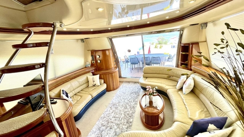 Özel Yat : Azimut 68 | 22 Metre | Morning Tour