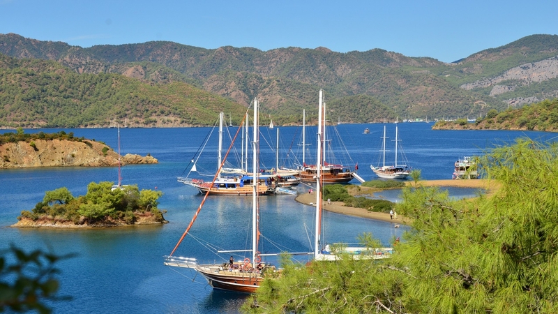 Fethiye: Öğle Yemeği ve Transferli 12 Adalar Tekne Turu