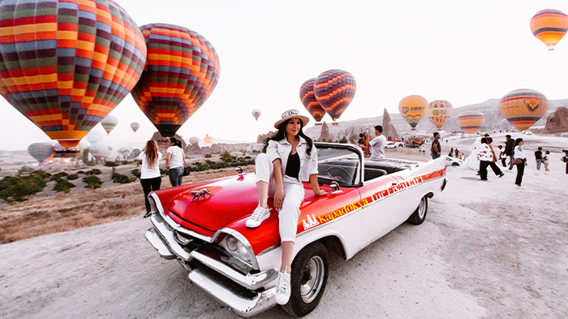 Kapadokya: Gün Doğumu, Gündüz Turu ve Gün Batımı Klasik Araba Turu