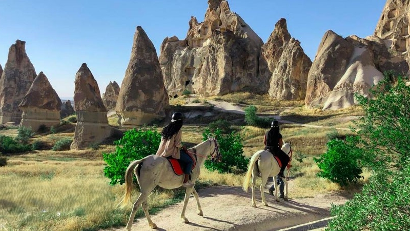 Kapadokya: Gün Doğumu ve Gün Batımı Seçenekli At Binme