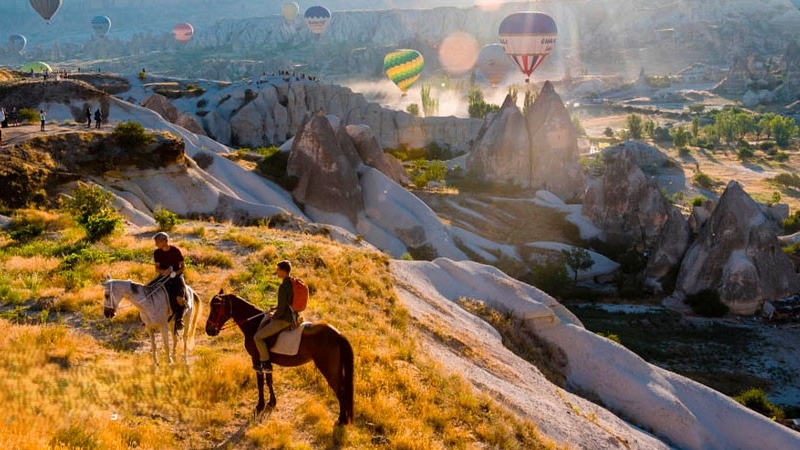 Kapadokya: Gün Doğumu ve Gün Batımı Seçenekli At Binme
