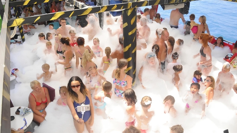 Alanya: Öğlen Yemekli ve Sınırsız Alkolsüz İçecekli Tekne Turu