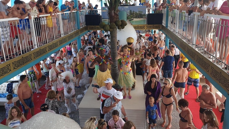 Harem Maldiv İçkili ve Öğlen Yemekli Yat Turu